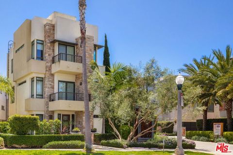 Photo of 12821 N Seaglass Circle, Playa Vista, CA 90094 (MLS # 26848255)