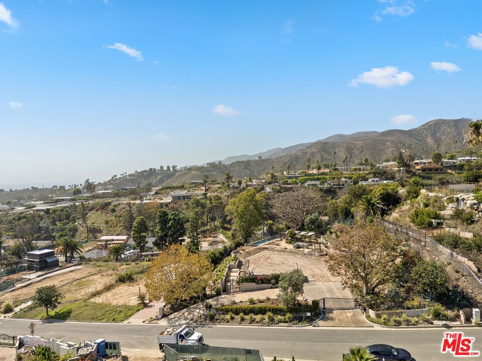 827 Lachman Lane