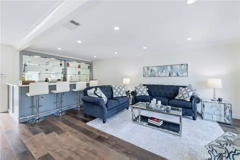 MLS: OC26068332