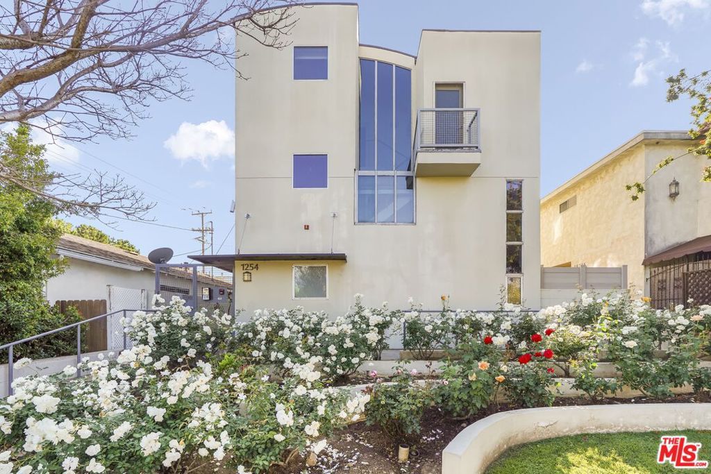 Photo of 1254 24th Street #4, Santa Monica, CA 90404 (MLS # 26706637)