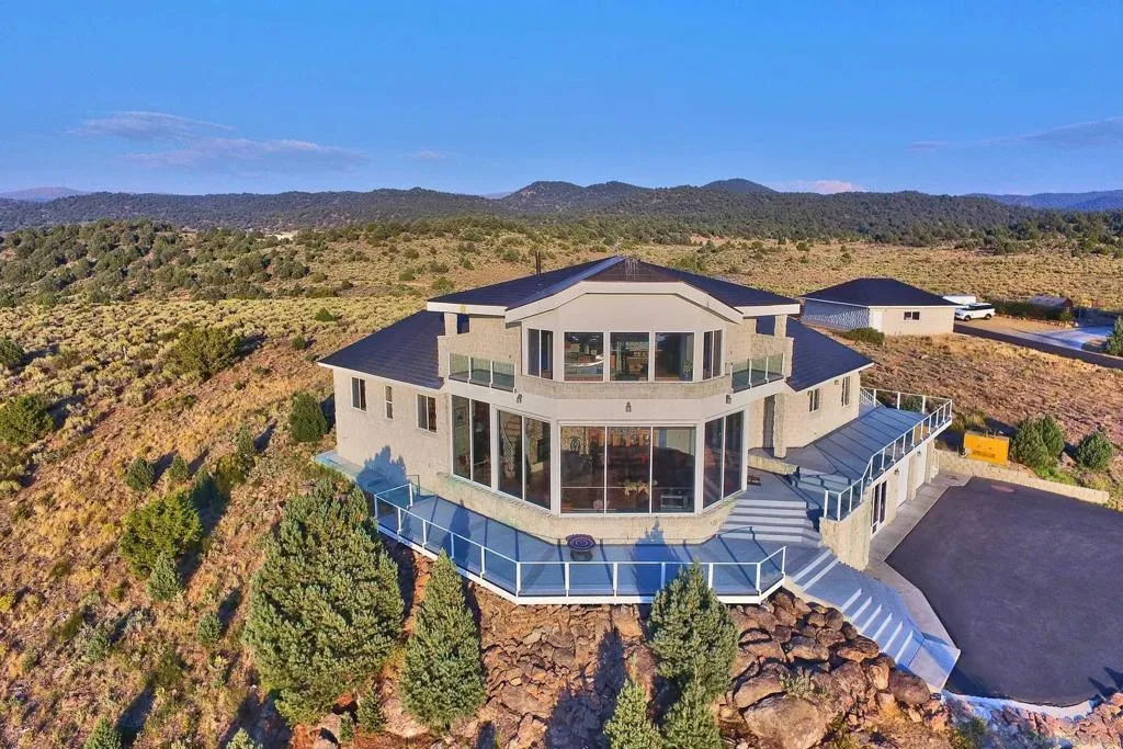 Bridgeport, California 93517, United States, 3 Bedrooms Bedrooms, ,4 BathroomsBathrooms,Residential,Active,62213