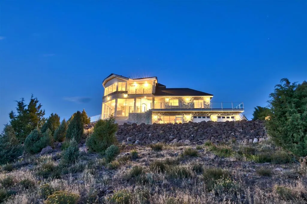 Bridgeport, California 93517, United States, 3 Bedrooms Bedrooms, ,4 BathroomsBathrooms,Residential,Active,62213