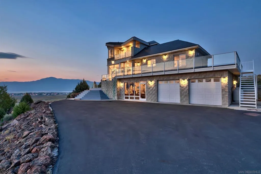 Bridgeport, California 93517, United States, 3 Bedrooms Bedrooms, ,4 BathroomsBathrooms,Residential,Active,62213