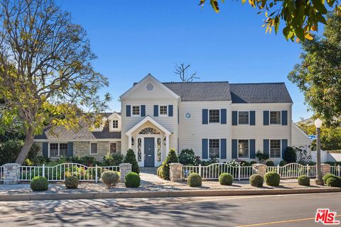 Photo of 360 Alma Real Drive, Pacific Palisades, CA 90272 (MLS # 26695615)