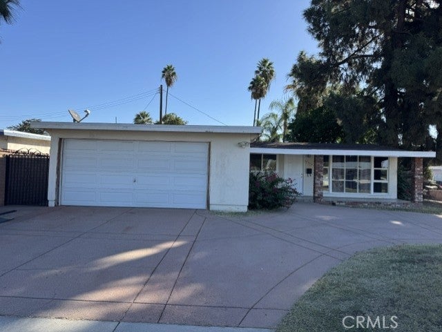 4904 N Banewell