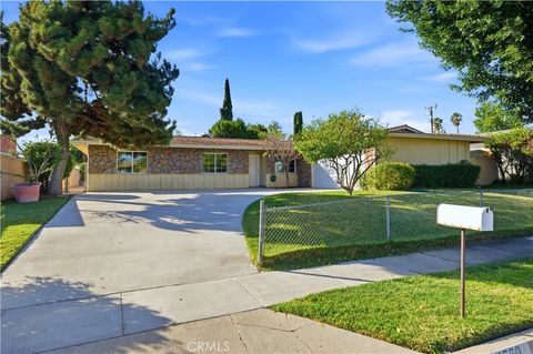 Photo of 1560 N Vista Avenue, Rialto, CA 92376 (MLS # CV26002222)