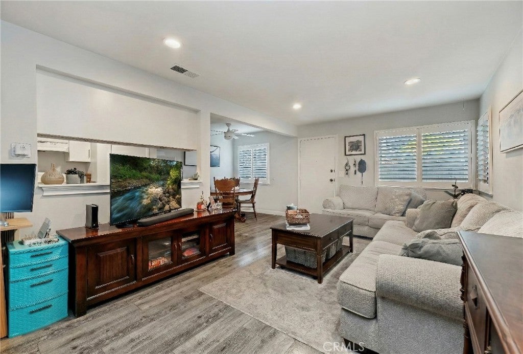 16406 Vista Roma Cir  115, Huntington Beach CA 92649