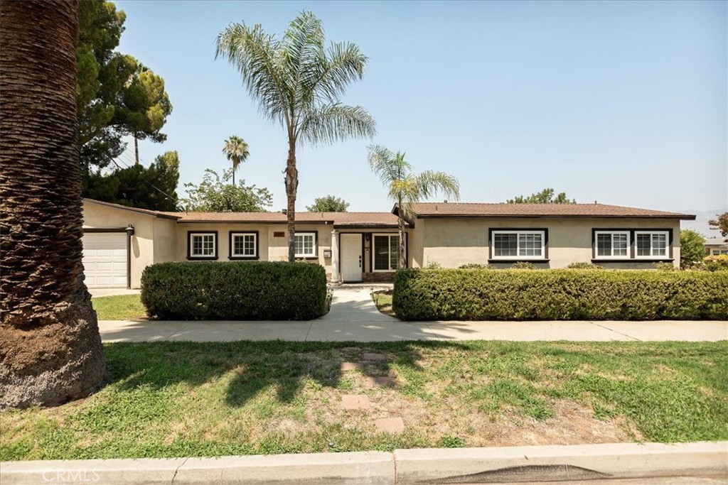 1110 W Cypress Avenue