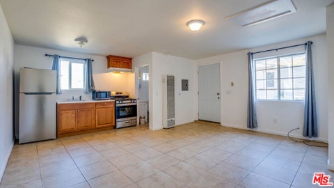 Photo of 1478 W 29th Street #2, Los Angeles, CA 90007 (MLS # 26925401)