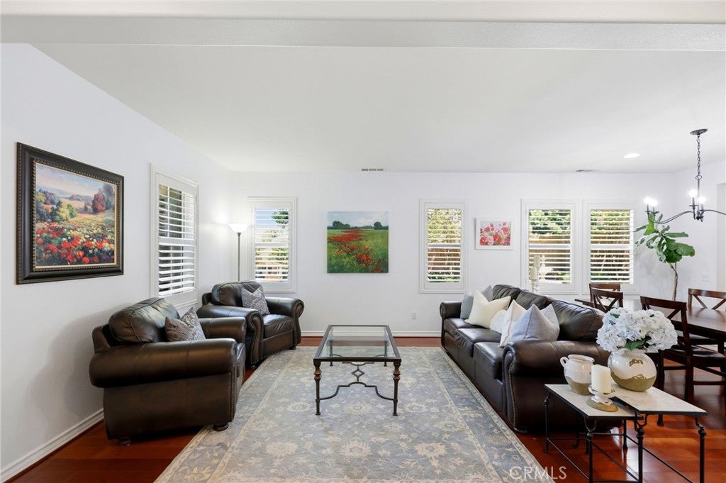 17213 Noble View