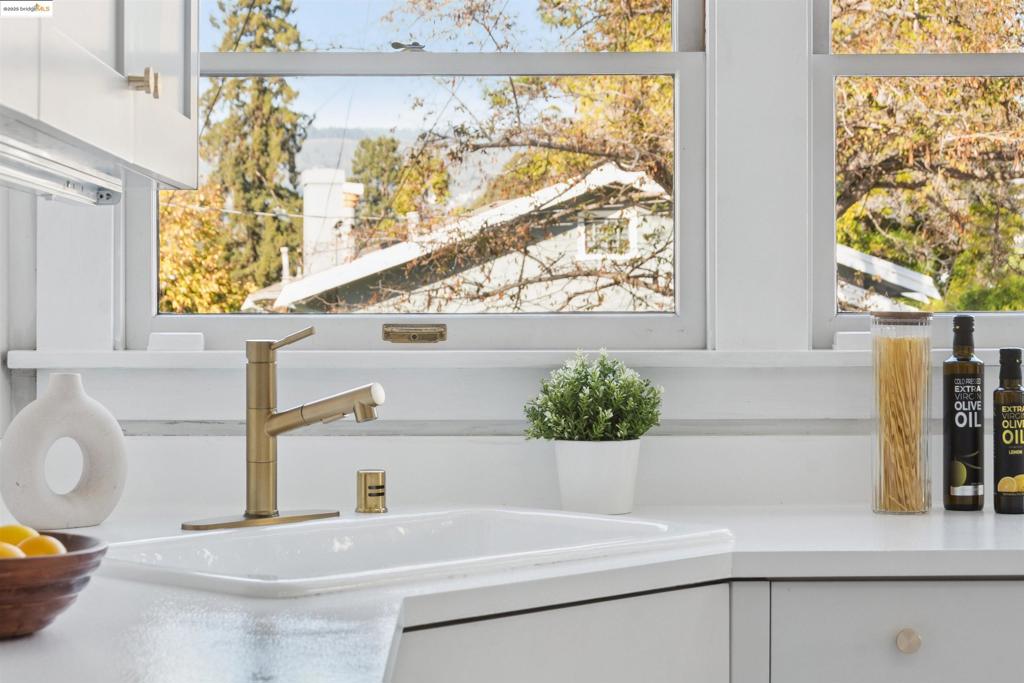 LOWER ROCKRIDGE - Residential