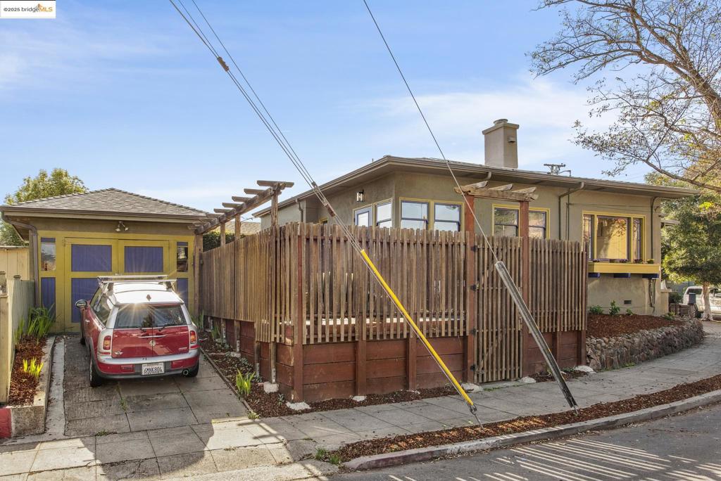 LOWER ROCKRIDGE - Residential