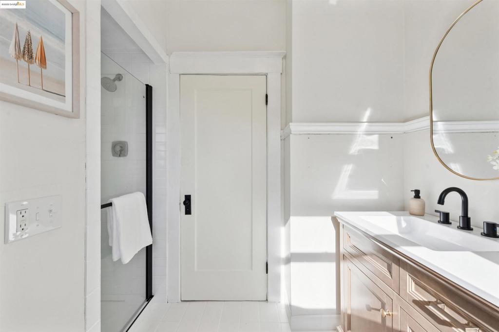 LOWER ROCKRIDGE - Residential