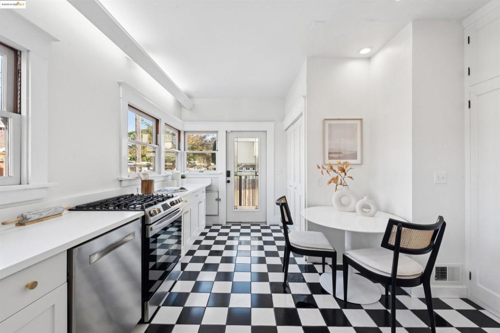 LOWER ROCKRIDGE - Residential