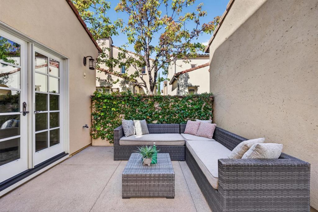 1206 Dahlia Loop