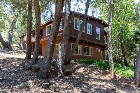 Photo of 4470 Pine Ridge Avenue Ave, Julian, CA 92036 (MLS # 250034635SD)