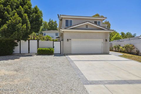 Photo of 526 Houston Drive, Thousand Oaks, CA 91360 (MLS # 226002137)