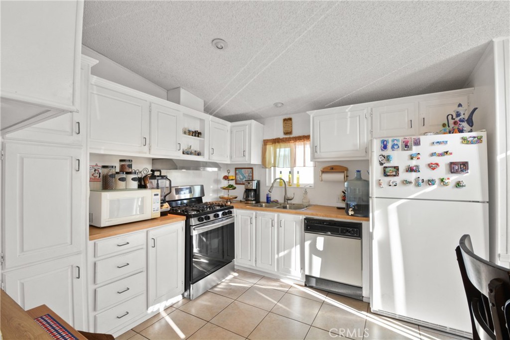 2191 Harbor Boulevard 7