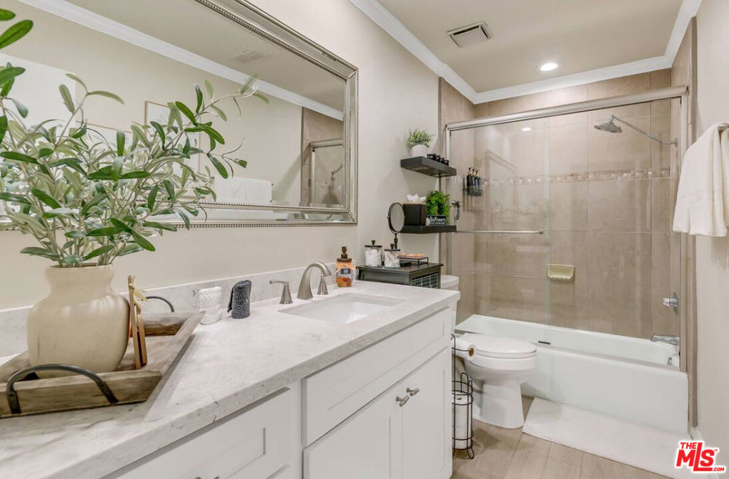 Mountain Cove - Residential Lease