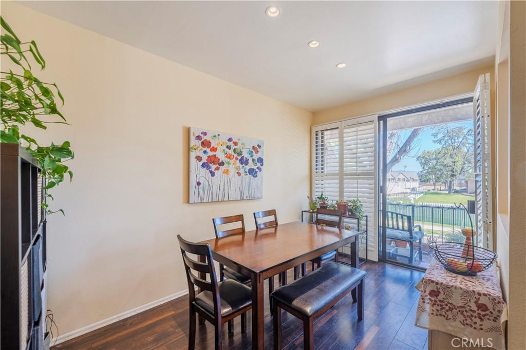 Properties 2 7211 Cozycroft 32