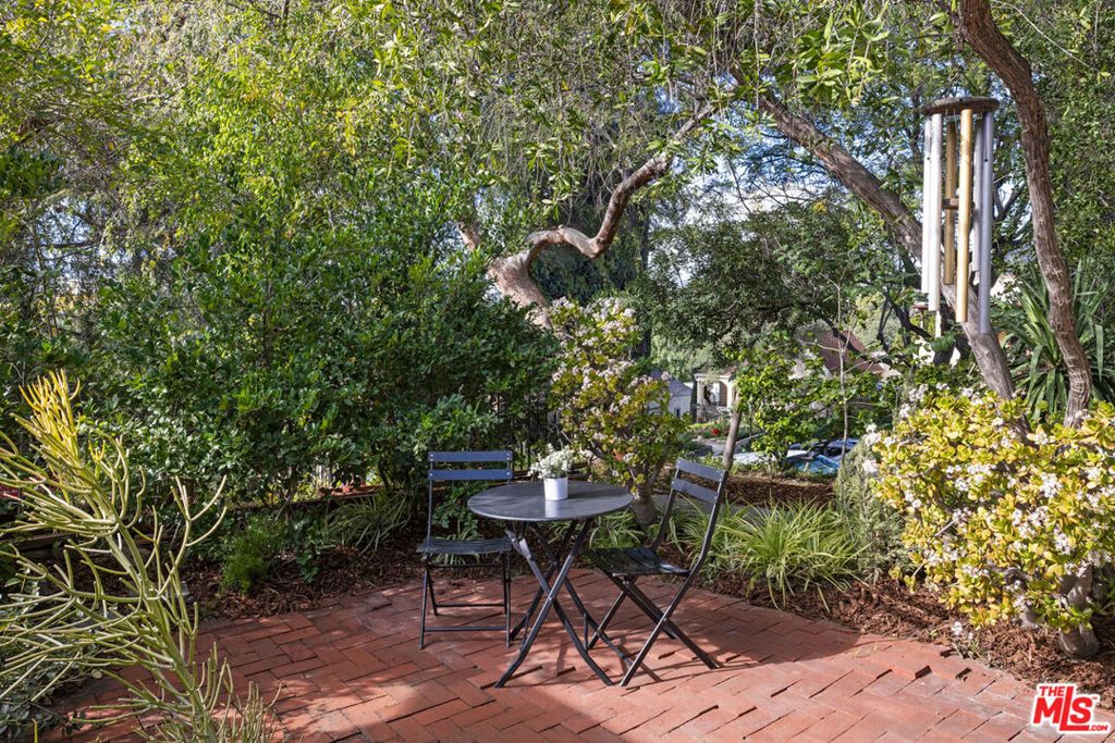 Photo of 1506 Linda Rosa Avenue, Los Angeles, CA 90041 (MLS # 26668753)