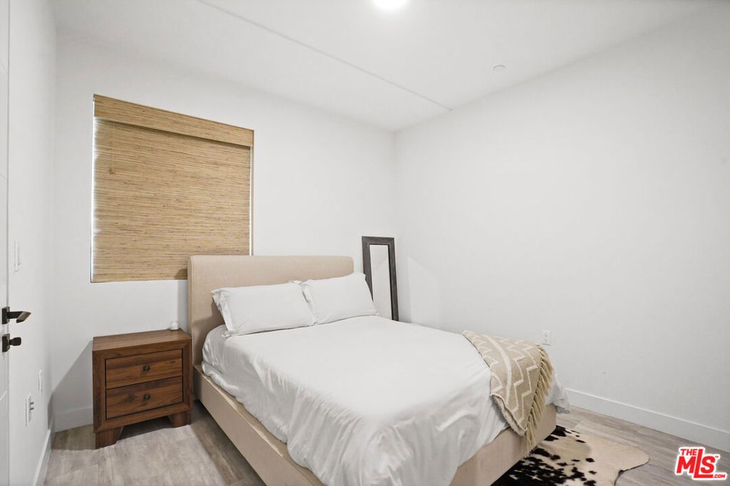 Photo of 6716 N Royce Lane, Van Nuys, CA 91411 (MLS # 26658527)