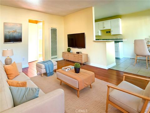 Photo of 414 Mariposa Avenue #B, Sierra Madre, CA 91024 (MLS # AR26061453)