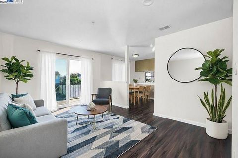 Photo of 920 920 Elgin St St #G, San Lorenzo, CA 94580 (MLS # 41114200)