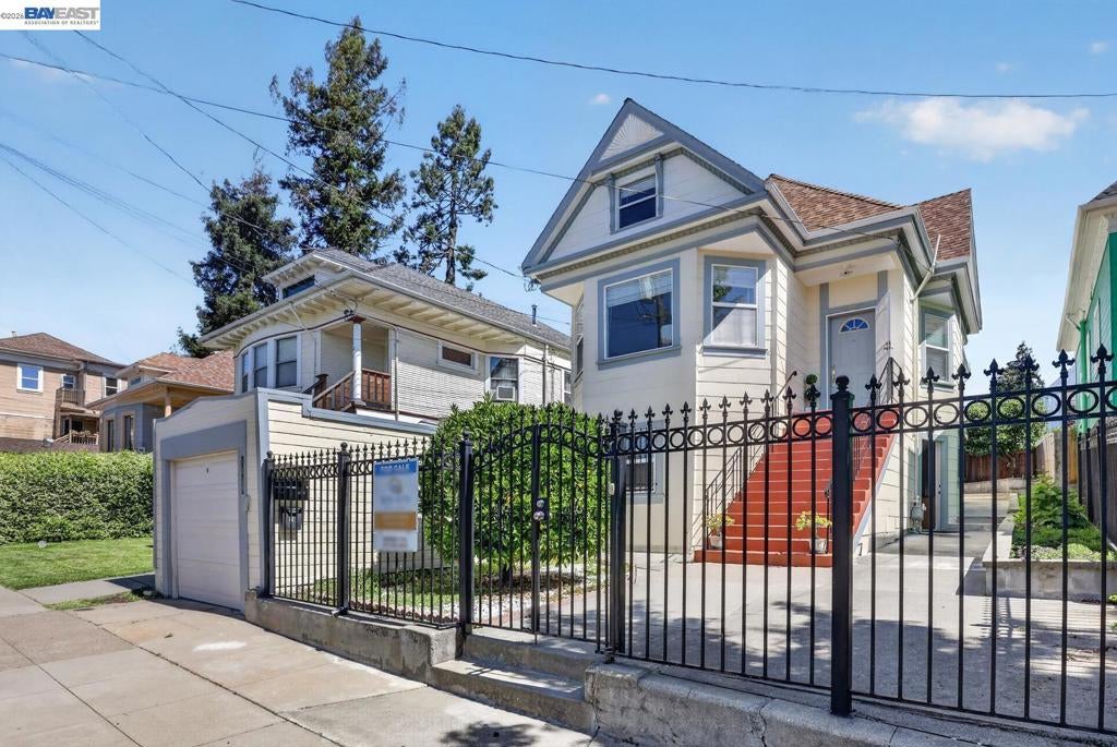 1328 E 25th St St, Oakland CA 94606