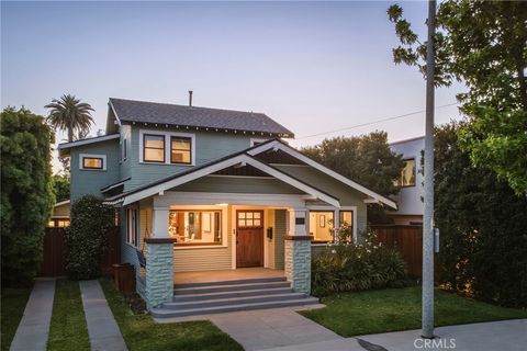 Photo of 245 Lindero AVE, Long Beach, CA 90803 (MLS # PW26113514)
