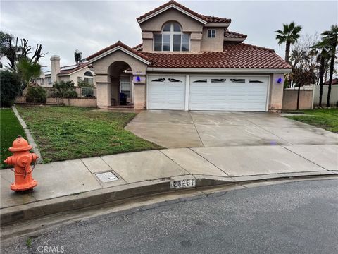 Photo of 28261 Cornus Court, Highland, CA 92346 (MLS # CV26001652)