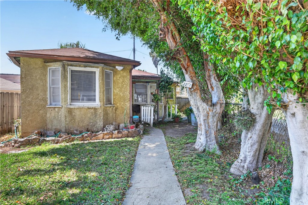 2211 Amherst