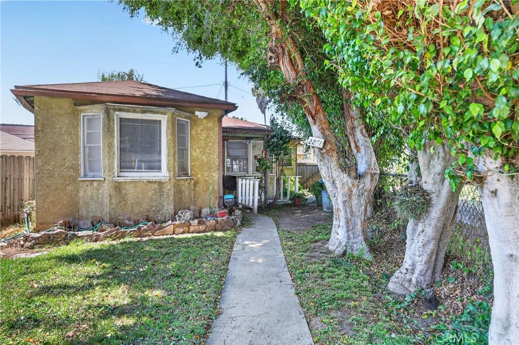 Photo of 2211 Amherst Ave, Los Angeles, CA 90064 (MLS # DW26067091)