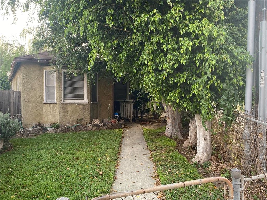Photo of 2211 Amherst Ave, Los Angeles, CA 90064 (MLS # DW26067091)