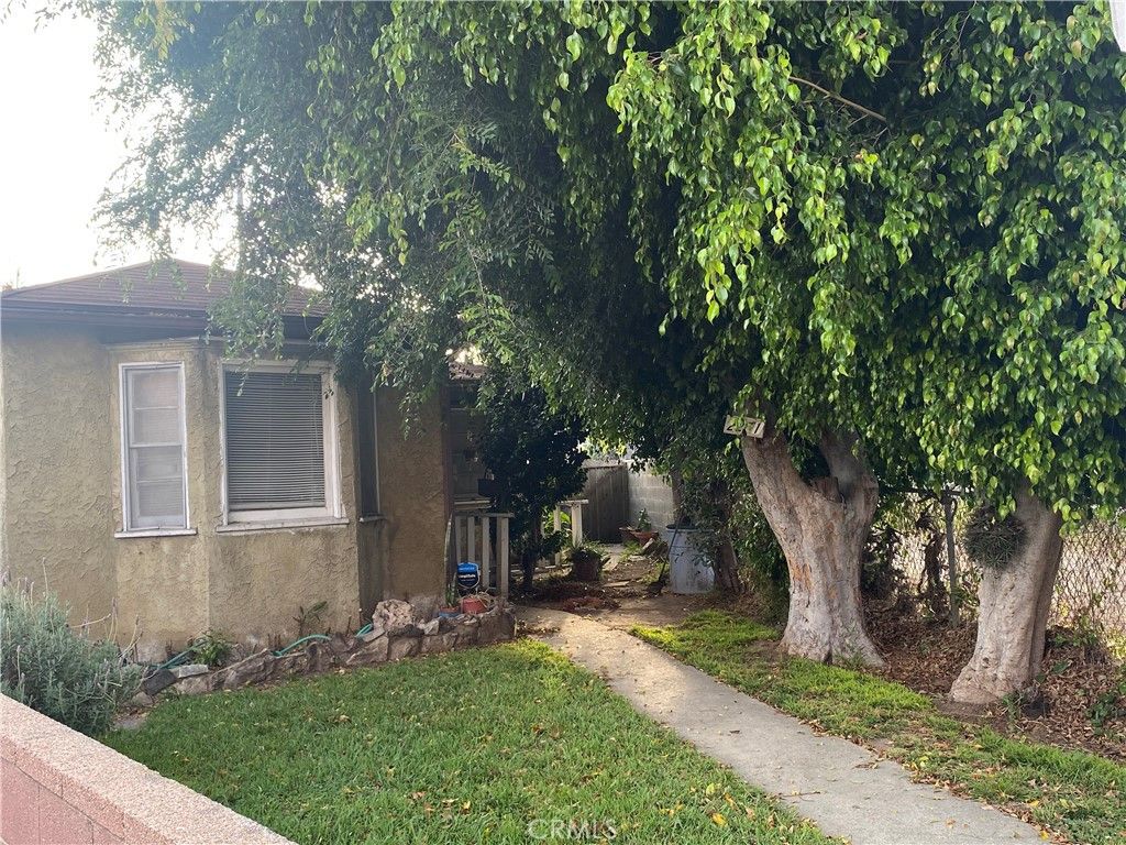 Photo of 2211 Amherst Ave, Los Angeles, CA 90064 (MLS # DW26067091)