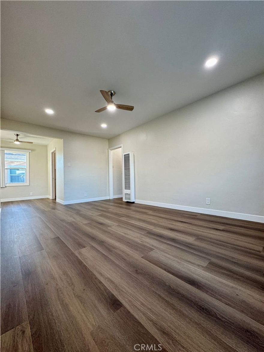 Beautifully Remodeled 1 Bed, 1 Bath 700 Sq Ft in Prime Bixby/California Heights Location. With one car garage. 

Welcome to this spacious and stylishly remodeled 1-bedroom, 1-bathroom unit offering 700 sq ft of comfortable living space. Nestled in the highly desirable Bixby Heights/California Heights neighborhood, this home features modern updates, an open layout, and abundant natural light.

Enjoy the convenience of being just minutes from major freeways, trendy shops, dining, and everything Long Beach has to offer. Perfect for commuters, professionals, or anyone looking to enjoy city living in a charming and walkable area.