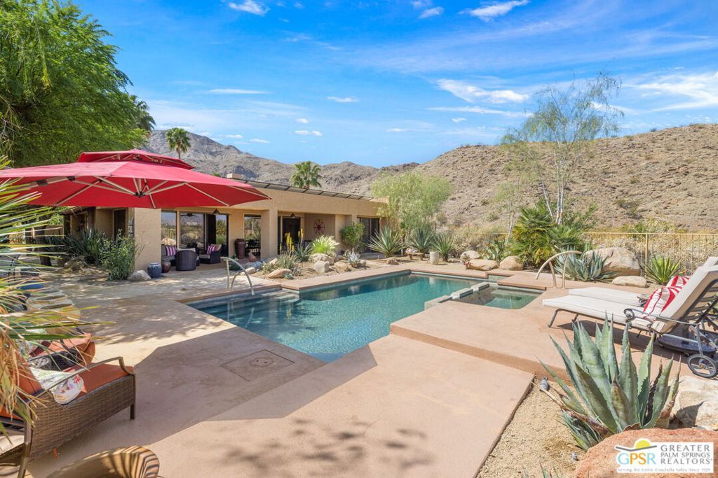 Photo of 13 Vista Loma Drive, Rancho Mirage, CA 92270 (MLS # 26670341PS)