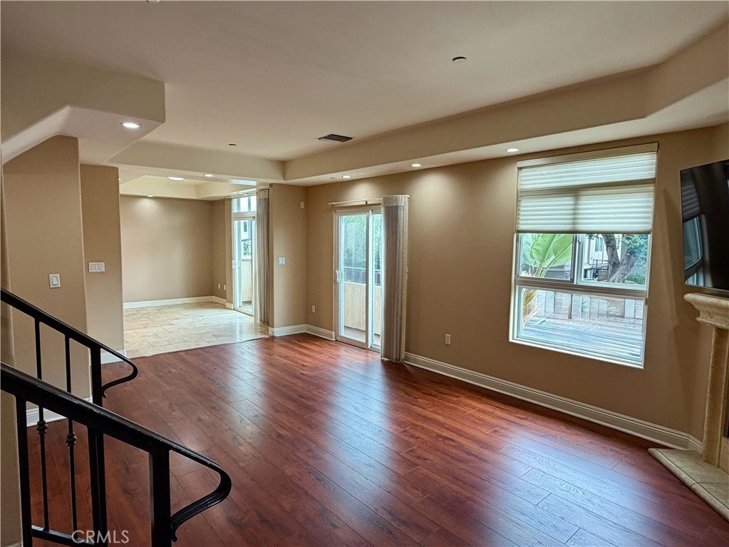 Photo of 11323 Huston St #1, North Hollywood, CA 91601 (MLS # SR26153022)