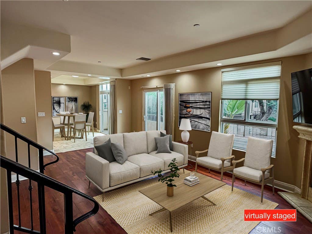 Photo of 11323 Huston St #1, North Hollywood, CA 91601 (MLS # SR26153022)