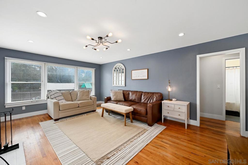 1390 Willowside Ter