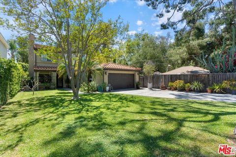 Photo of 12834 Landale Street, Studio City, CA 91604 (MLS # 26663985)