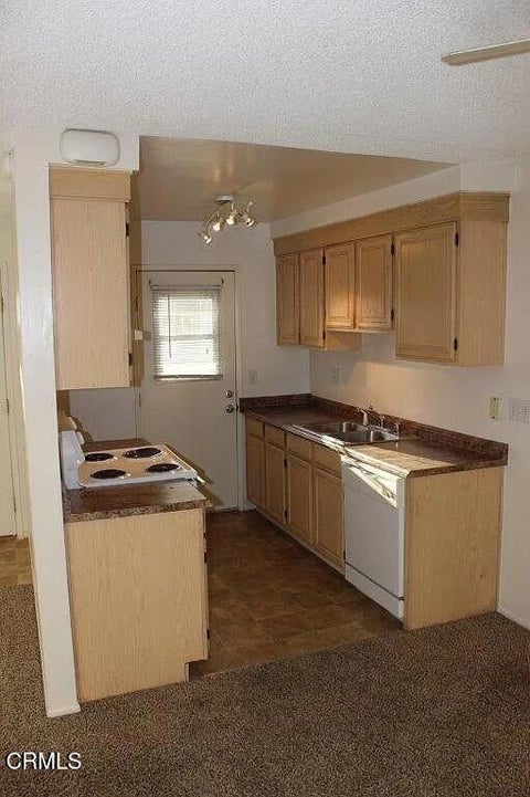 Photo of 1237 Saratoga Avenue, Ventura, CA 93003 (MLS # V1-38611)