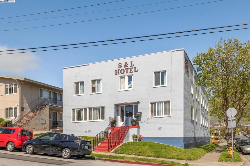 400 MILLER AVE