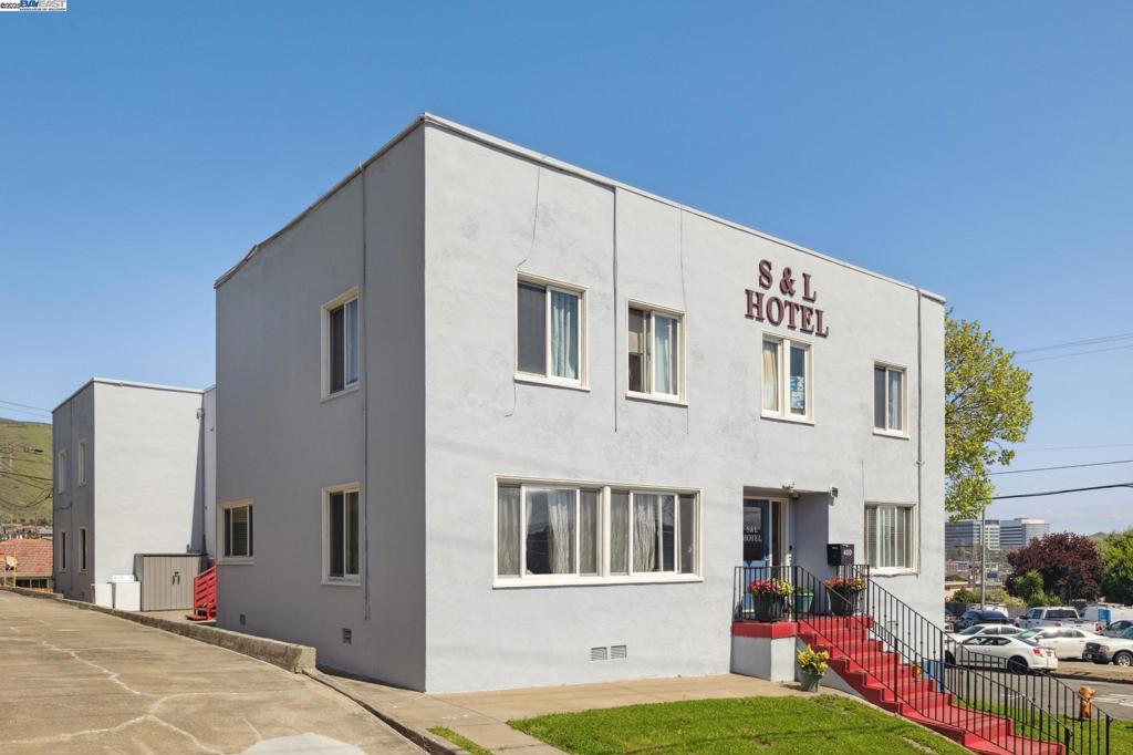 400 MILLER AVE