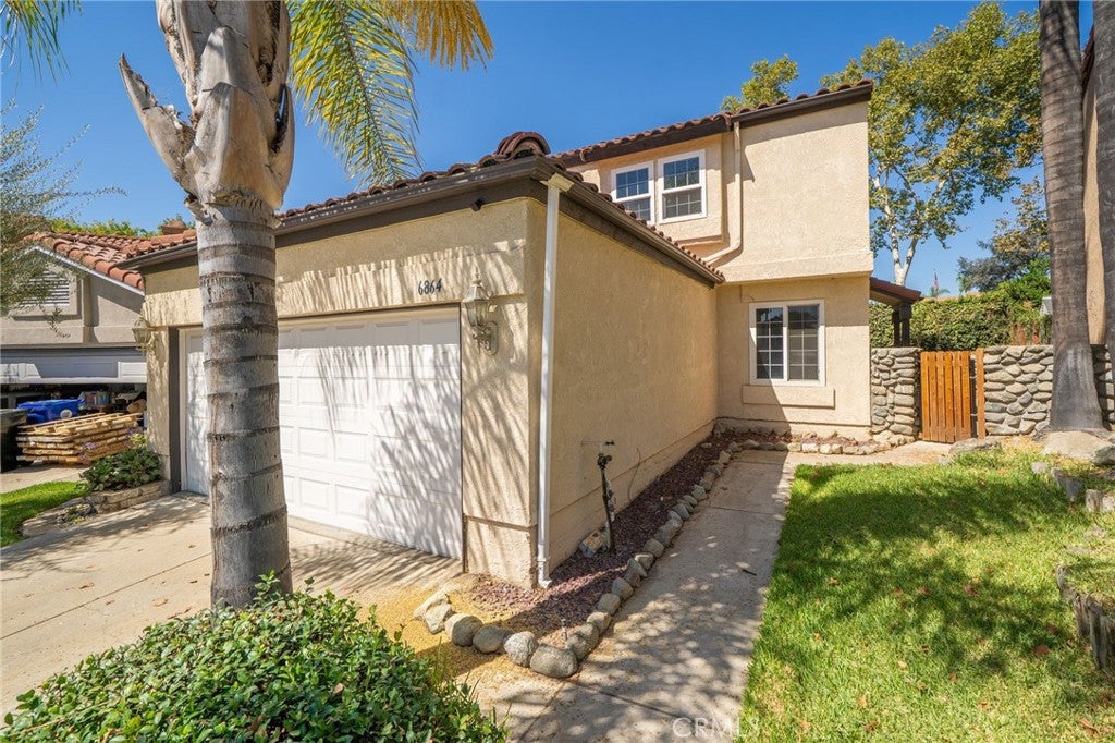 6864 Woodcrest