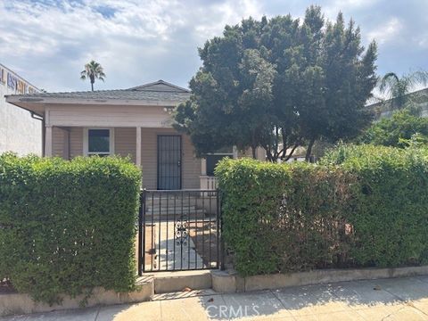 Photo of 115 N Victoria Avenue, Corona, CA 92879 (MLS # IG25163938)