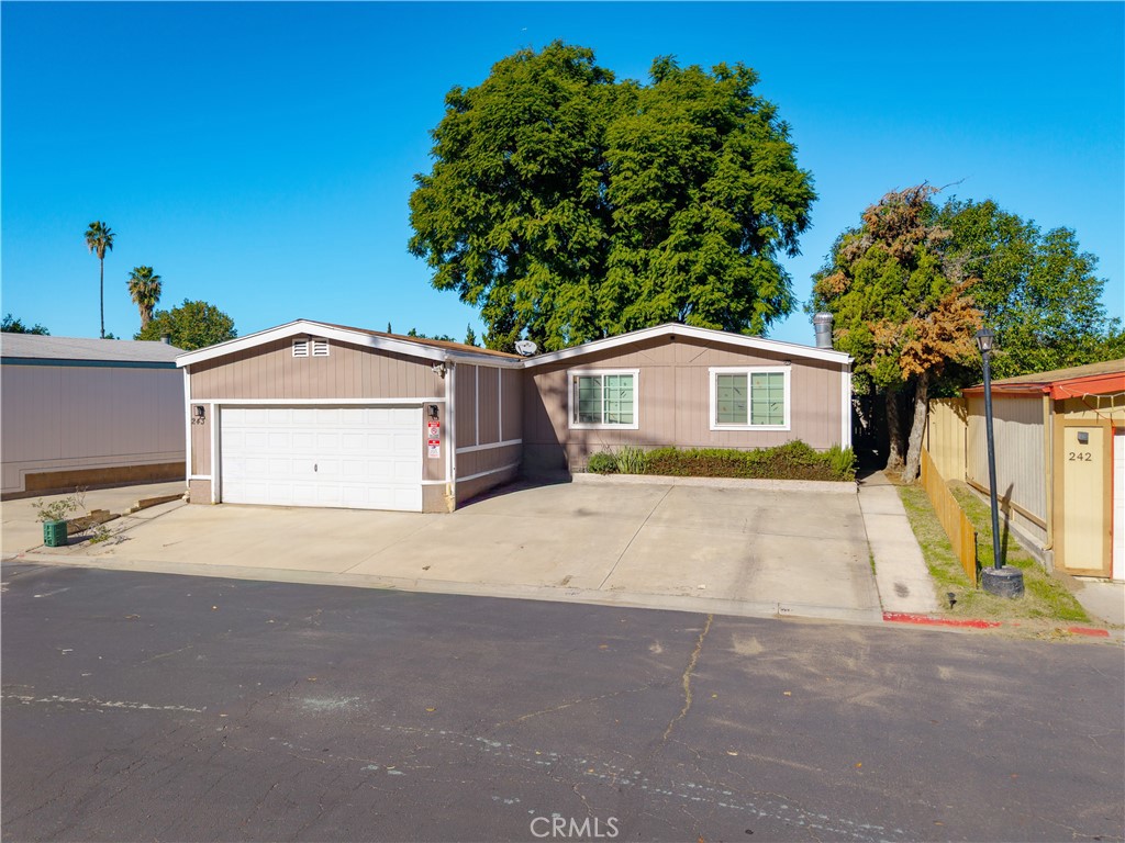 700 E Washington Street 243