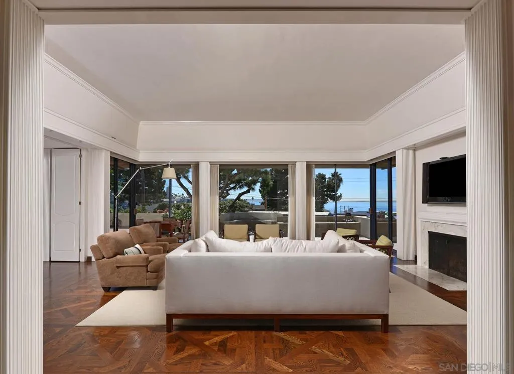La Jolla, California 92037, United States, 4 Bedrooms Bedrooms, ,5 BathroomsBathrooms,Residential,Active,201773