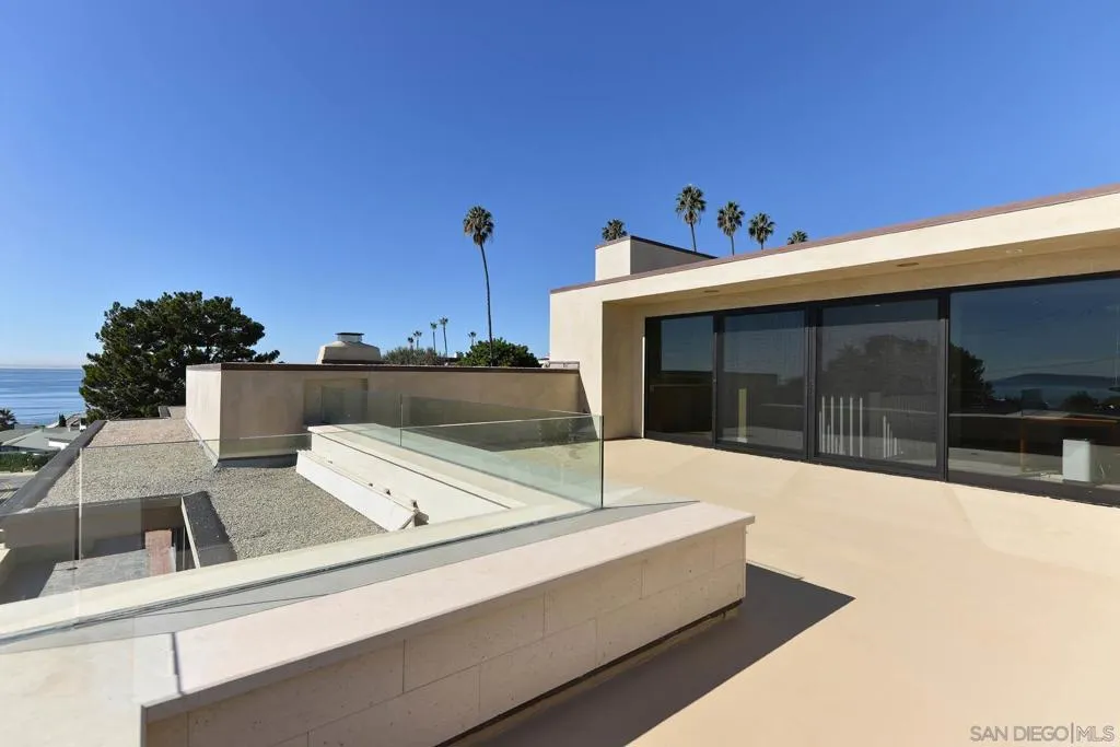 La Jolla, California 92037, United States, 4 Bedrooms Bedrooms, ,5 BathroomsBathrooms,Residential,Active,201773