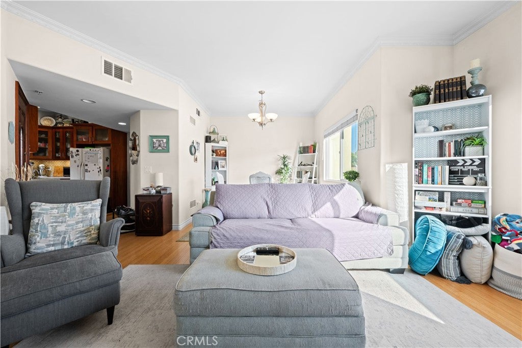 626 E Orange Grove Avenue 301